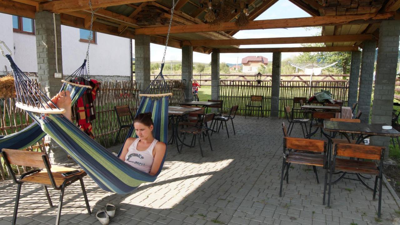 U Dvori Hotel Podgorodtsy Exterior photo